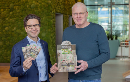 Spar fördert Lebensraum für Wild- und Honigbienen