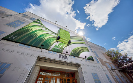 Samsonite lässt Karlsplatz und Naschmarkt in Lime-Green erstrahlen