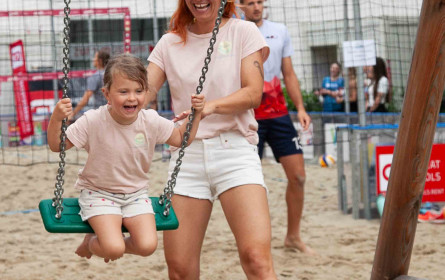 Ein Sandsportplatz mitten in der Stadt