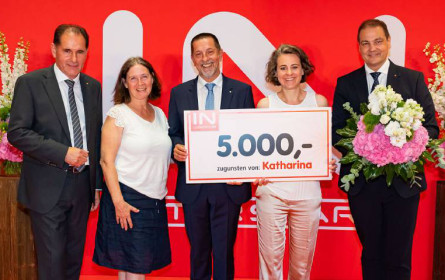 Interspar unterstützt Familie mit 5.000 Euro-Spende