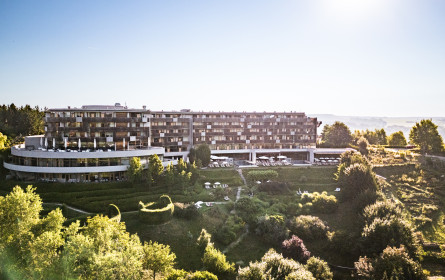 Falkensteiner und Merkur Versicherung starten Partnerschaft