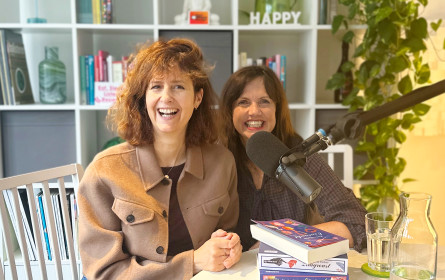 Morawa startet neuen Podcast „Lesen ist…“ mit prominenten Gästen