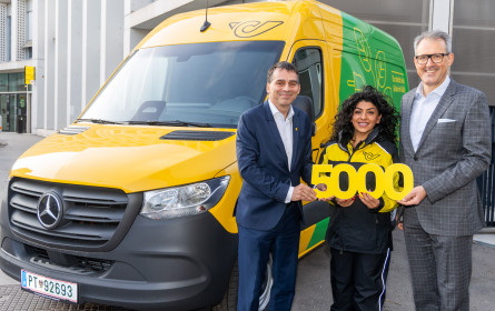 Post nimmt das 5000ste E-Fahrzeug in Betrieb