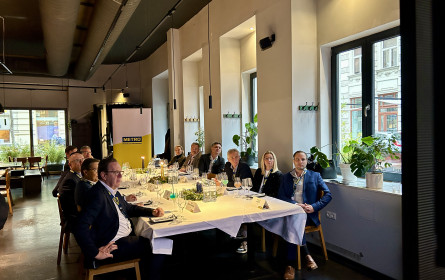 Metro Produzenten und Lieferanten am Mittagstisch von Metro Kunden