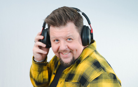 Neuer Business-Podcast „Ehrlich gesagt“ von Podcaster Daniel Friesenecker startet am 22. Februar 2025