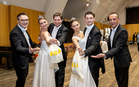 Opernball: Billa verwöhnte Debütanten