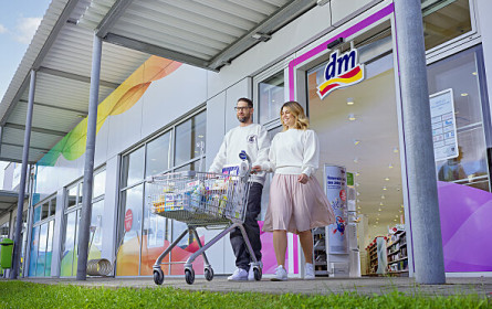 dm führend bei Beliebtheit, Service und Preis-Leistung