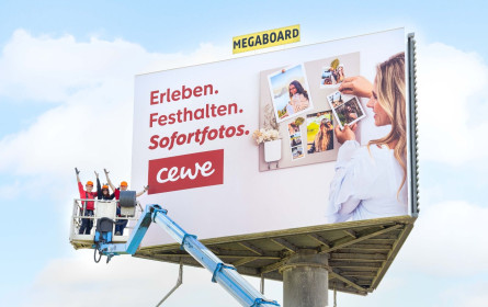 Megaboard setzt auf Dauerpräsenz im urbanen Raum