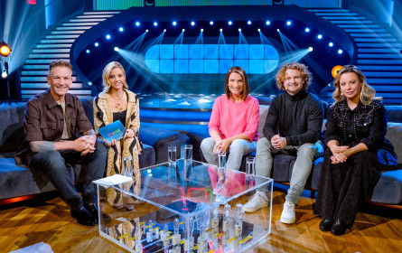 Fanny Stapf und Andi Knoll präsentieren „70 Jahre Fernsehen“: Dreiteilige Sendereihe zu den großen Momenten der rot-weiß-roten Fernsehgeschichte