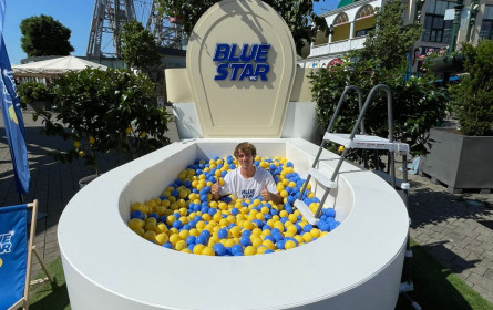 Markeninszenierung: Kesch bringt XXL-Kloschüssel in Wiener Prater