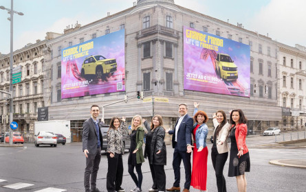 Fiat nutzt Megagerüst im Herzen Wiens