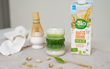 Neuer dmBio Haferdrink Pistazie bringt nussige Abwechslung ins Regal
