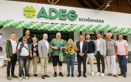 Neuer Adeg Markt in Katzelsdorf von Ruth Maria und Martin Schönherr