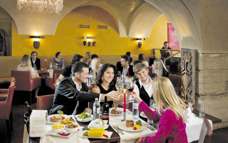 Vier Lokale ergeben ein Schlossquadrat