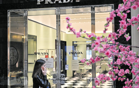 Prada holt sich Versace