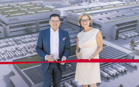 Ein Herz für Logistik: Rewe baut kräftig um