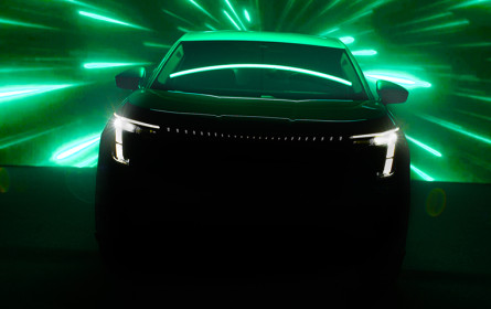 Das neue vollelektrische 7-sitzige Flaggschiff von Škoda erhält den Namen Peaq