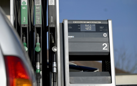 Teurer Sprit trifft Stationärhandel