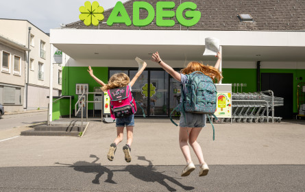 Adeg verteilt Gratis-Eis zum Ferienstart