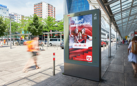 Stiegl nutzte zur Fußball-WM dynamische DOOH-Werbung im Azerion-Netzwerk