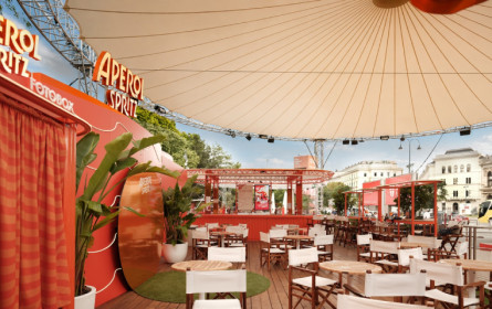 Aperol Spritz Piazza am Wiener Rathausplatz feiert zehnjähriges Bestehen