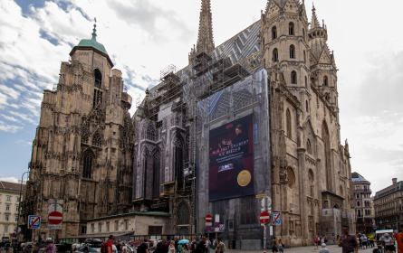 AEG setzt auf vier Megagerüste in Wien