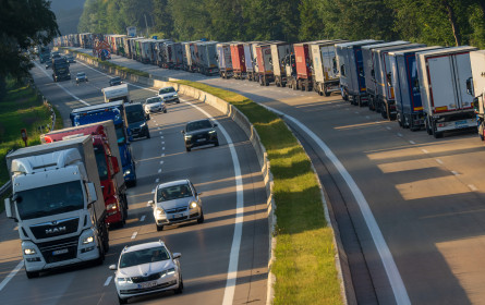 Lebensmittelhandel warnt vor zusätzlichen Kosten durch Lkw-Maut