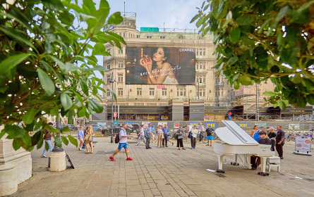 Werbewand Wien: Murals und Chanel-Buchung
