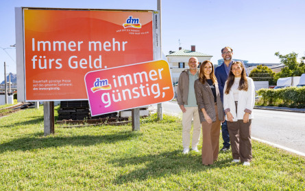 dm bringt „immergünstig“ auf Plakat und Citylight
