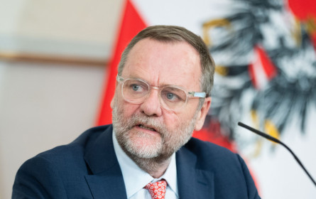 Schellhorn bringt Lockerungen bei Ladenöffnungszeiten ein