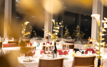 Donauturm bietet Weihnachtsfeiern und Silvesterveranstaltungen über den Dächern Wiens
