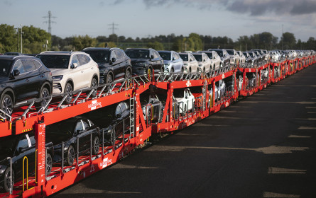 200 neue Auto-Waggons