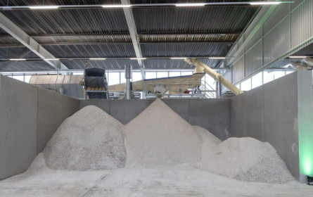 Gipsrecycling: Aufbereiteter Gips als Rohstoff für neue Gipskartonplatten