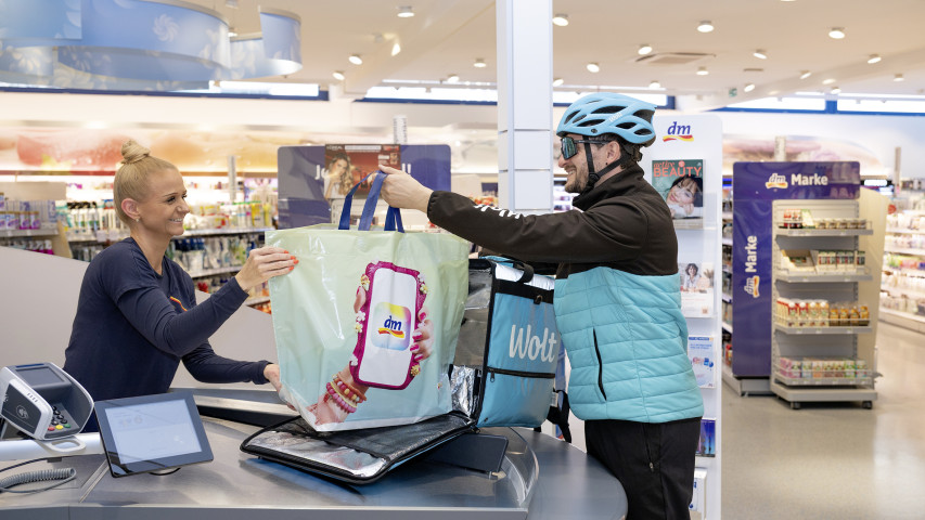 dm startet neuen Service mit Lieferung am selben Tag