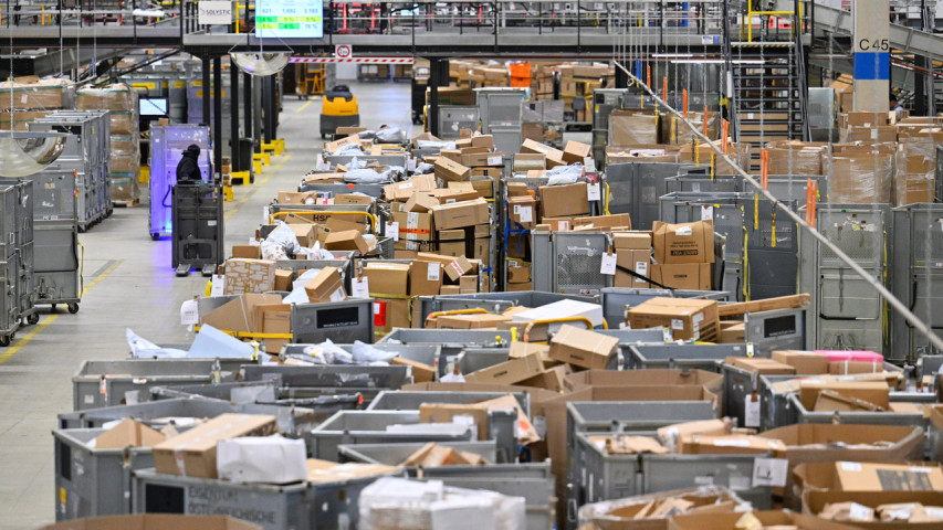 Handelsverband und seine Mitglieder warnen vor „Paketsteuer“: Kritik an geplanter Zwei-Euro-Abgabe