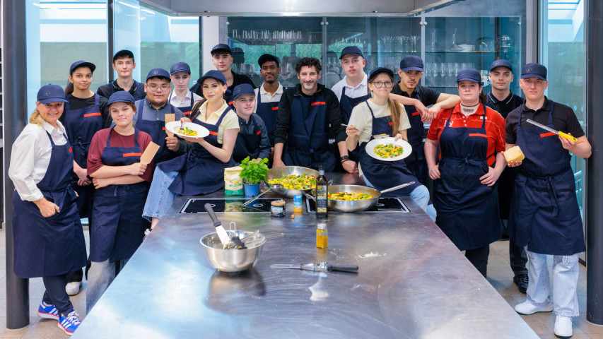 Lehrlinge kochen mit Paul Ivić in der Spar-Akademie Wien