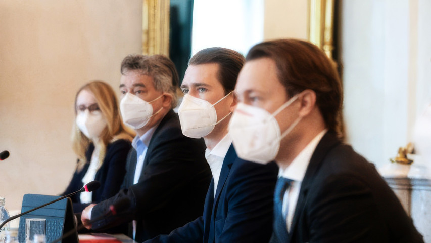 Corona-Hilfen: Regierung freut sich, Firmen zittern