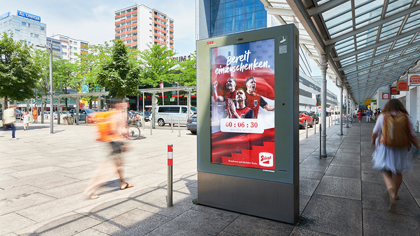 Stiegl nutzte zur Fußball-WM dynamische DOOH-Werbung im Azerion-Netzwerk
