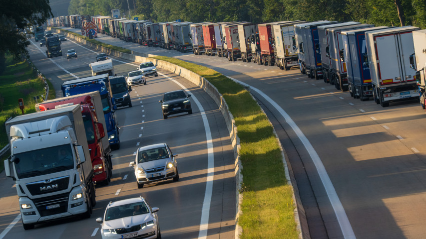 Lebensmittelhandel warnt vor zusätzlichen Kosten durch Lkw-Maut