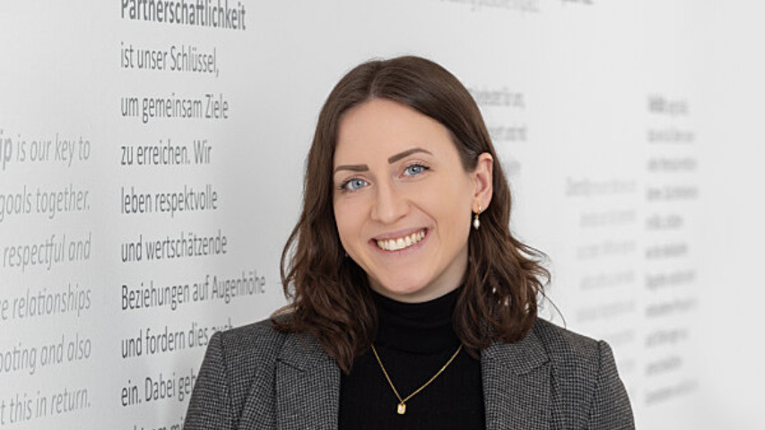 Karrieresprung bei currycom: Lara Gstöttenbauer steigt zum Consultant auf