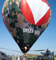 Bundesheer wirbt mit Heißluftballon in Tarnmuster um Personal