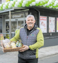 Adeg Grasser hält den Ortskern frisch