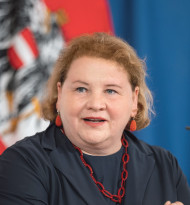 Regierung lenkt 500 Mio. Euro in Primärversorgung