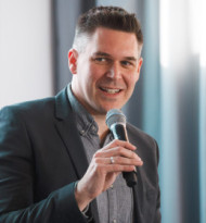 Management by Instagram