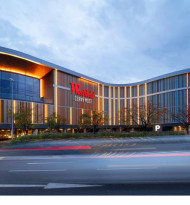 Westfield Černý Most eröffnet Erweiterung und positioniert sich neu