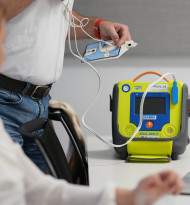 Gewista setzt auf Defibrillator-Schulungen