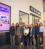 Programmatisches DOOH am Flughafen Wien