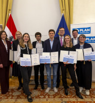 Ehrung für Beiträge zu Kinderrechten