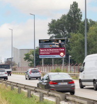 Sports & Business Club bewirbt Tennis-Nachwuchs auf A4 Megascreen