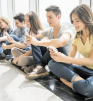 Französisches Parlament für Social-Media-Verbot für unter 15-Jährige